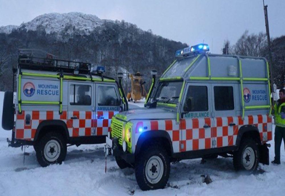 Mașinile Salvamont vor putea utiliza girofarul. Legea, promulgată de președintele Iohannis