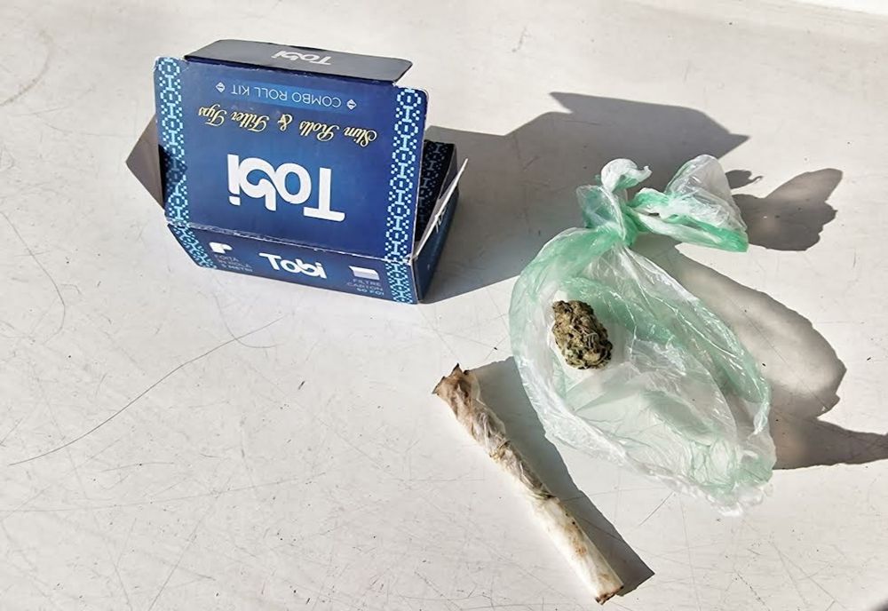 Dâmboviţa. Adolescentă de 17 ani, prinsă de jandarmi că se droga în apropierea unui liceu din Târgoviște