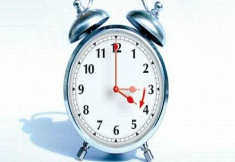 La noapte, trecem la ora de vară! Ceasurile se dau cu o oră înainte