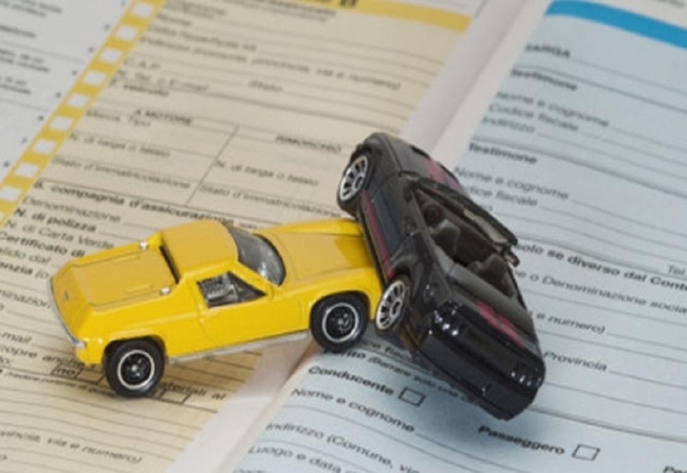 Guvernul a adoptat Hotărârea privind plafonarea preţului la poliţele RCA la nivelul din februarie 2023