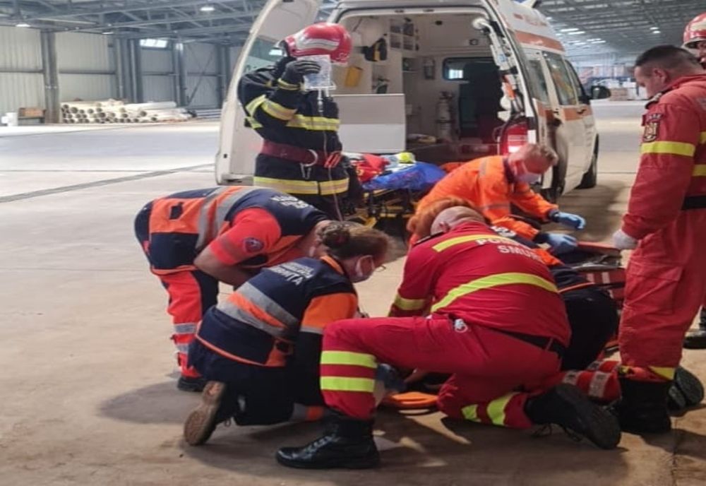 Dosar penal după accidentul de muncă de la Petrești, unde un muncitor a fost prins într-o presă hidraulică