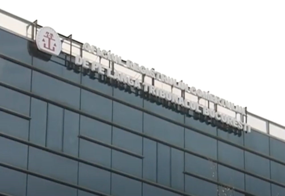 Protest spontan la Registrul Comerțului