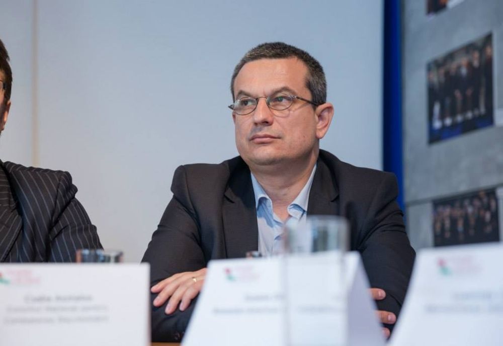 VIITORUL JUDECĂTOR CCR, CSABA ASZTALOS, APĂRĂ PRIMELE DE ZECI DE MII DE EURO LA PENSIONARE