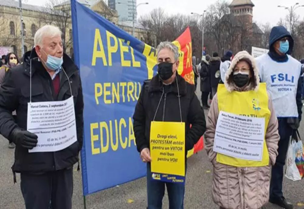 PROFESORII, UN NOU PROTEST LA UȘA MINISTRULUI DANIEL DAVID. REVOLTA DASCĂLILOR UMILIȚI DE MINISTRU ȘI PREȘEDINTE