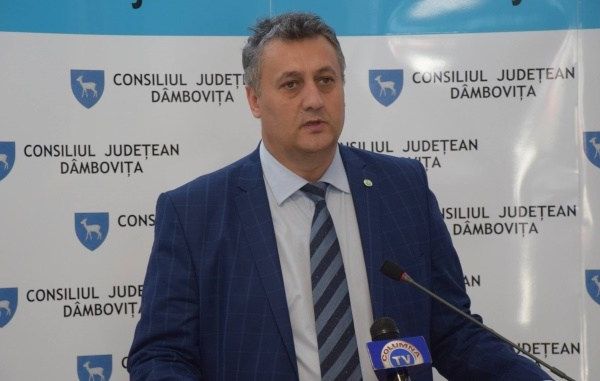 CJ Dâmboviţa: Investiţiile în infrastructura judeţeană sunt întârziate de firme care nu fac faţă lucrărilor