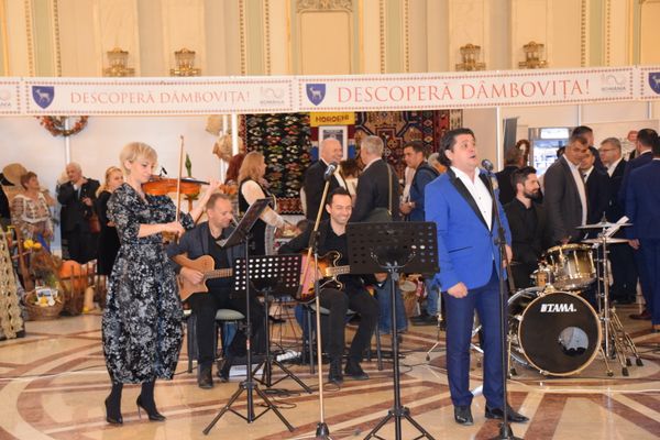 Descoperă Dâmbovița – stand de promovare a județului în Parlamentul României