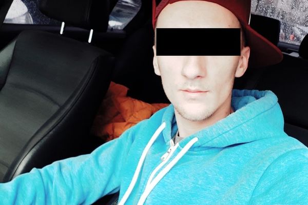 Dosar penal pentru un tânăr din Dobra, prins cu droguri în mașină