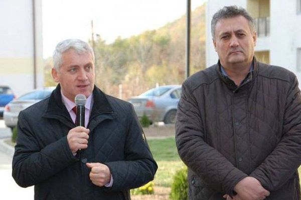 Adrian Ţuţuianu: Fostul preşedinte al CJ Dâmboviţa, Oprea, a mers la mai mulţi primari şi le-a spus că Stănescu nu va mai fi la MDARP
