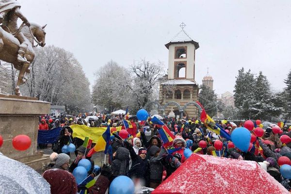 FOTO "Parada România 100” a Școlii Coresi