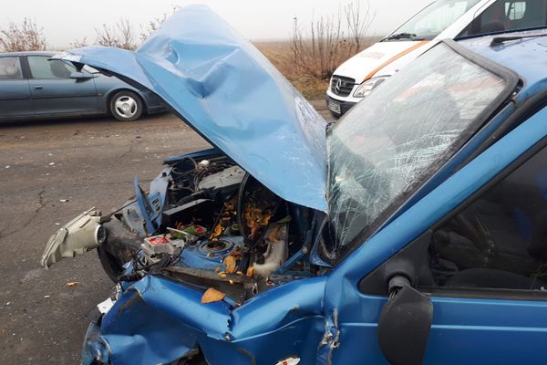 Accident la Lungulețu. Două persoane transportate la spital