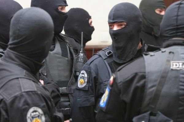 Percheziții de amploare. Capitala,Dâmbovița  și alte trei județe vizate.15 mandate de aducere