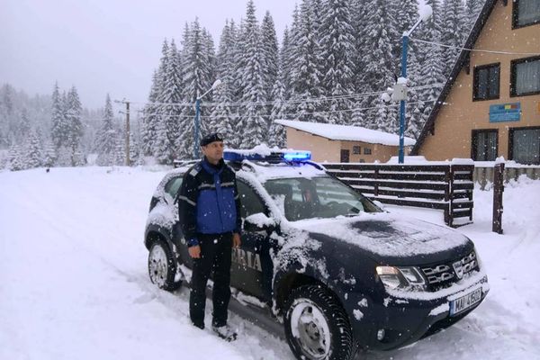Jandarmii montani dâmbovițeni avertizează!  Accesul, în zona turistică montană,va fi aproape imposibil
