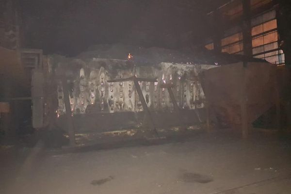 S-a dat alarma la un producător de energie din Titu. Pompierii s-au luptat cu flăcările zeci de minute