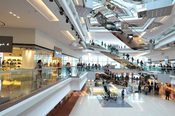 Shopping în mall, de Crăciun - 2019. Cât de real este acest tablou pentru târgovișteni