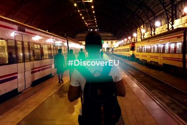 Vrei să călătorești gratuit în Europa și ai 18 ani? Iată cum este posibil!