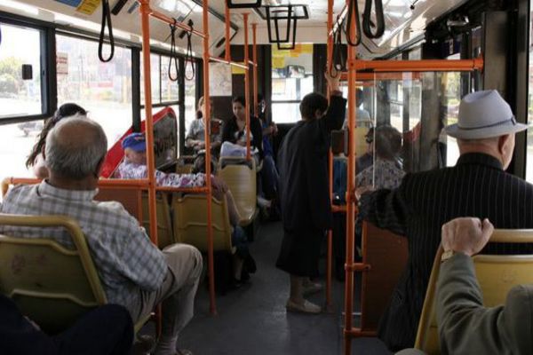 Tratament al șefilor din transport la dresa angajaților: fără ore plătite suplimentar și fără respectarea Codului Muncii