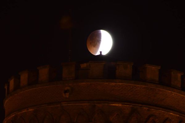 Imagini ireale de la eclipsa totală de lună, din 21 ianuarie