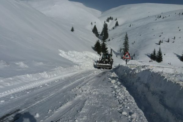 Viscolul amână redeschiderea DJ 713