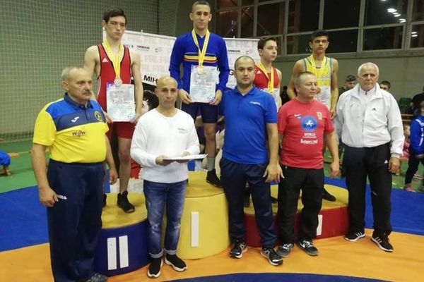 Florin Măghiran și Raul Ciucioiu, la lotul național de lupte