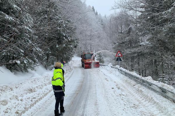 DJ 713 - Transbucegi va fi redeschis săptămâna viitoare, anunță Poliția