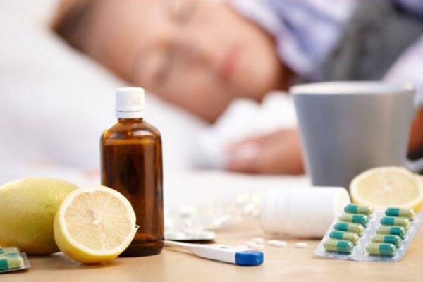 Epidemie de gripă declarată oficial. Inspectoratele școlare decid dacă închid școlile