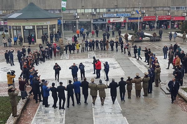 Video| Pe repede înainte. Manifestările dedicate zilei de 24 ianuarie, doar 30 min. de program, la Târgoviște