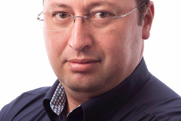 Primar PSD din Dâmboviţa acuză birocraţia fondurilor UE: Trebuie să mă prezint cu 44 de bibliorafturi, circa 25.000 de pagini semnate