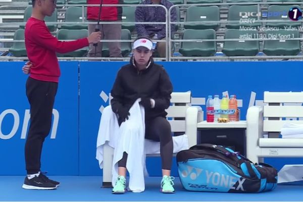 Update: Entuziasm și nervi, la Shenzen. Meciul Sorana Cîrstea-A.Riske întrerupt de ploaie