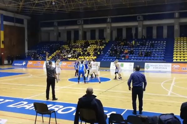 FOTO| După mare luptă: CSM Tgv.-Olimpia Brașov 69-61 (21/16,14/22,19/11,15/12), la baschet feminin