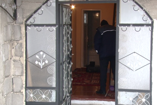 Punct ochit, punct lovit. Cu ce i-a atras pe tâlhari bătrâna din Șotânga