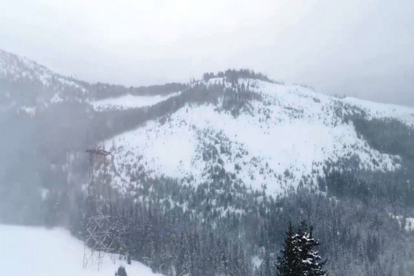 Iarnă în toată regula în Bucegi. Un singur traseu este deschis pentru turiști