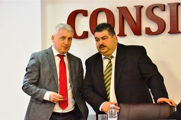 Senatorul Adrian Ţuţuianu, după excluderea lui Comănescu din PSD: „n-a pupat inelul de Plumb”