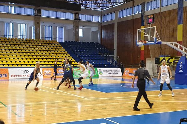 Târgoviștea câștigă dramatic prima confruntare cu Aradul, din Cupa României la baschet feminin