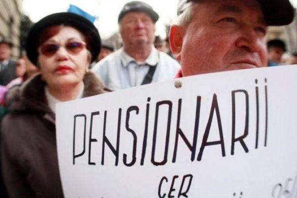 Câți pensionari țin în cârcă salariații din Dâmbovița