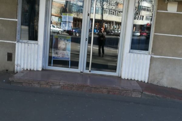 Accident pe DN 71. Un TIR a fost aproape în întregime distrus