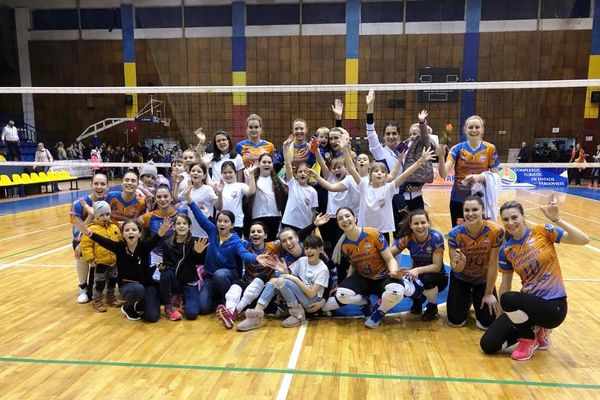 Sâmbătă, echipa de volei a Clubului Sportiv Municipal Târgoviște întâlnește Știința Bacău