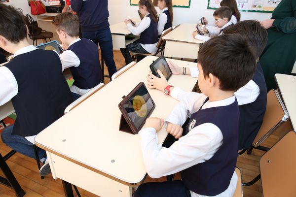 Cadre didactice din 4 țări, „in Action”, la Târgoviște