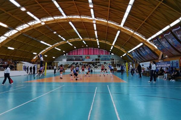 Volei feminin: CSM Târgoviște se impune fără emoții, în deplasarea de la Lugoj