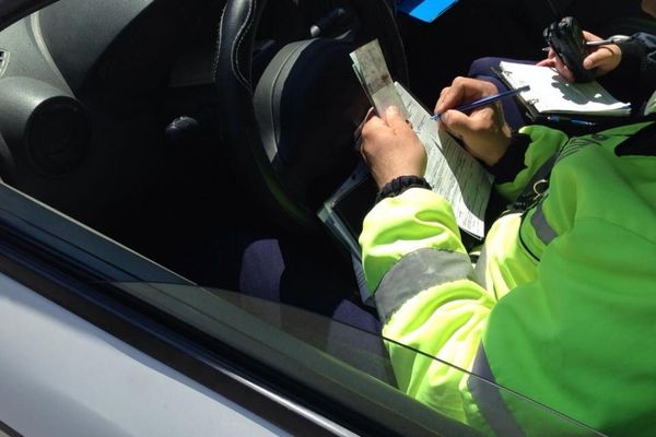 Reținut de polițiști pentru că a condus fără permis. Bărbatul are 67 de ani.