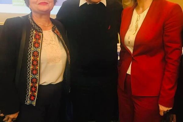 PMP și Traian Băsescu au strâns 12.500 semnături de susținere, în Dâmbovița, pentru europarlamentare