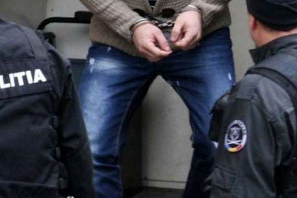 Bărbat de 30 de ani, din Pucioasa, reținut de polițiștii de la Fieni