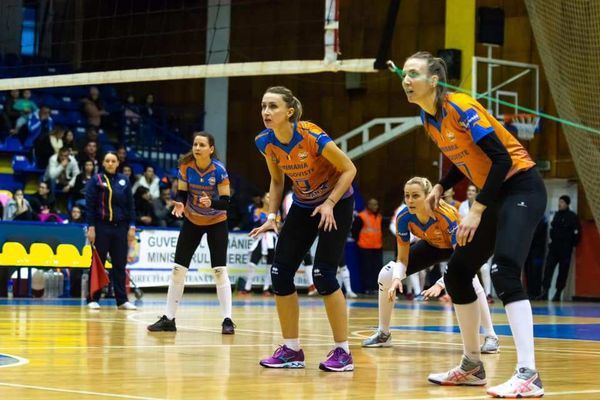 Volei feminin: Înfrâgere dramatică pentru CSM Târgoviște, în fața Științei Bacău