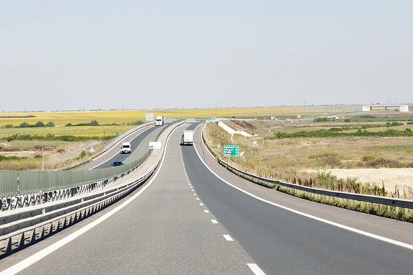Avertismentul Poliției: nu opriți pe banda de urgență a autostrăzilor