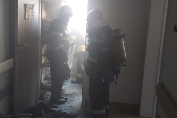 Biciclist lovit de o mașină, la Dărmănești, pe DN 72