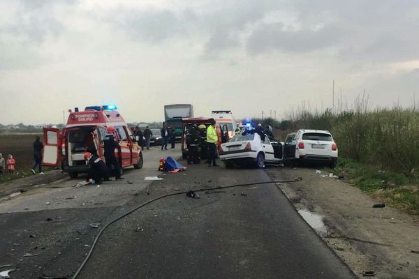 VIDEO Șoferul vinovat de producerea accidentului de la Lungulețu se întorcea de o înmormântare. Era foarte obosit, spun rudele