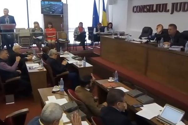 Ședință cu probleme la CJ Dâmbovița. Bugetul anului 2019 reprezintă mărul discordiei
