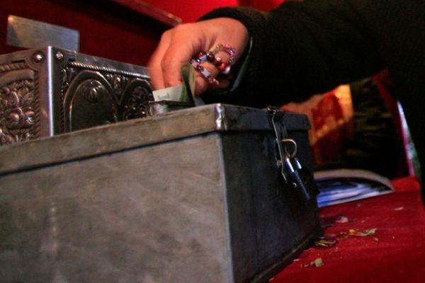 Au prădat trei biserici, chiar în Săptămâna Mare