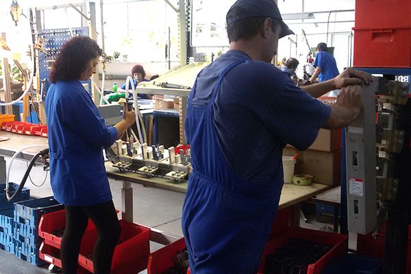 Greva declanșată de Sindicatul Valahia la Societatea Electroaparataj SA din Târgoviște, susținută de CNS Cartel ALFA