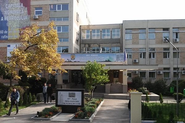 Elevi din Dâmbovița care sustin Bacalaureatul, meditați la Universitatea din Ploiești