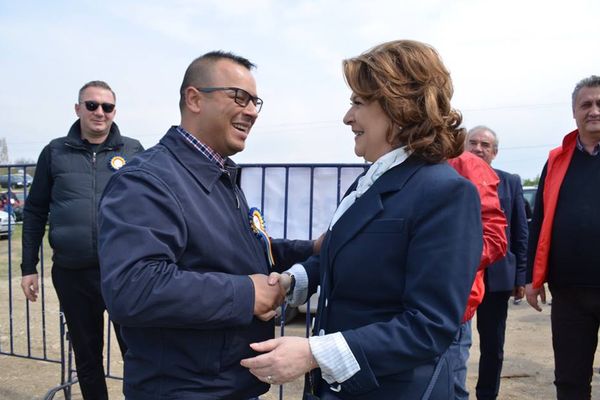 Primarul PNL din Ulmi anunțat ca "înregimentat" la PSD, chiar de Rovana Plumb